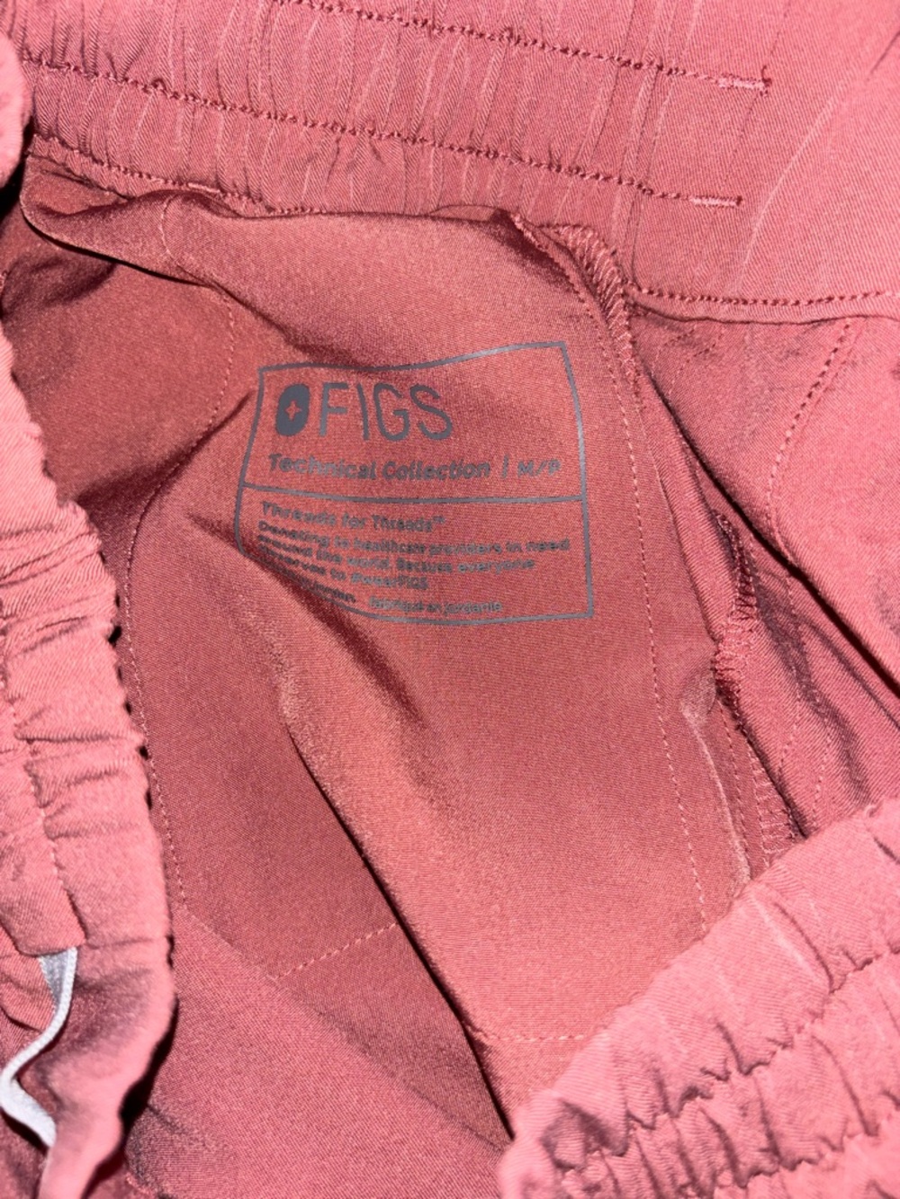 Figs Women’s Mauve/Pink Dowa High Waisted Scrub Pants - Medium Petite - Picture 3 of 3